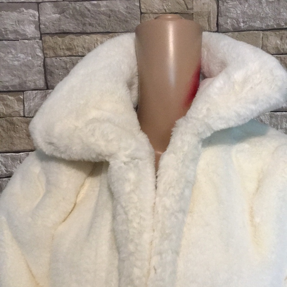 Faux Fur White Coat - Picture 3 of 13